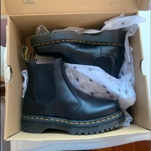 Dr. Martens - 2976 Bex Smooth Leather Chelsea Boots